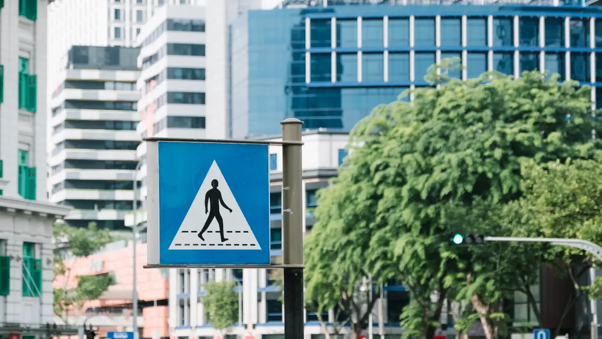 7 Warning Signs That Danger Is Building