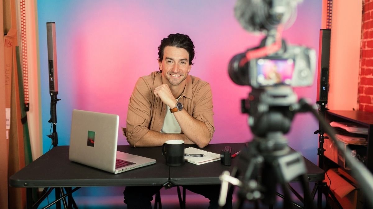 Influencers Fake Their Popularity
