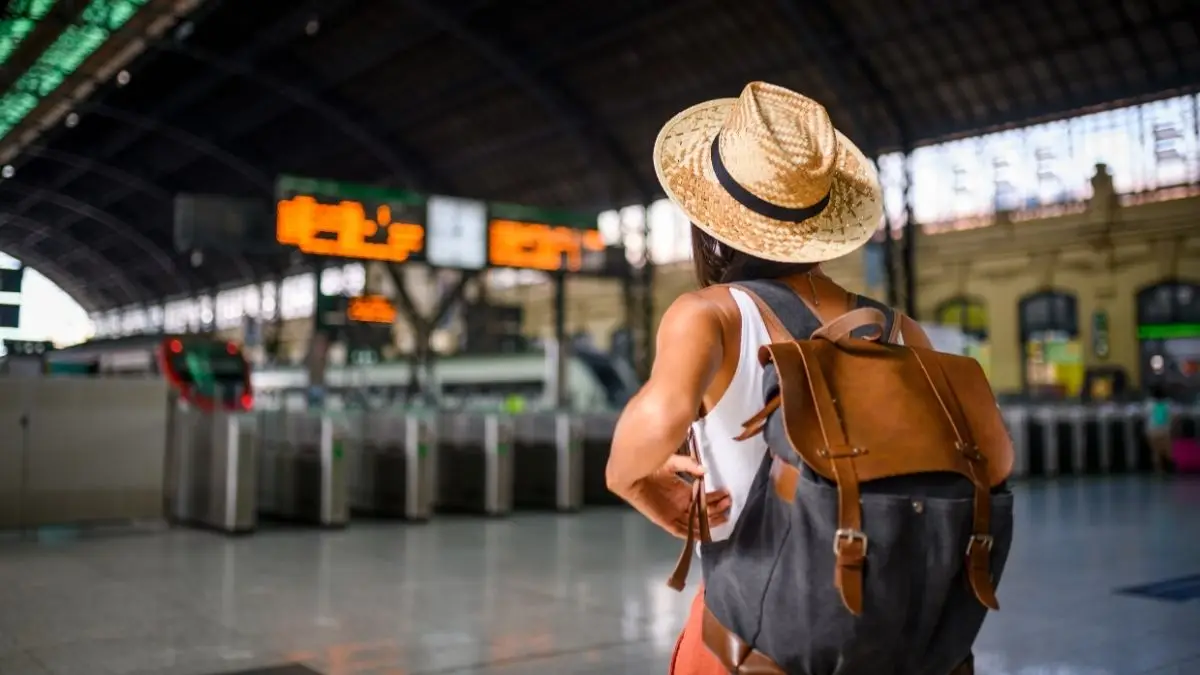 The Definitive 2025 Solo Female Travel Safety Playbook