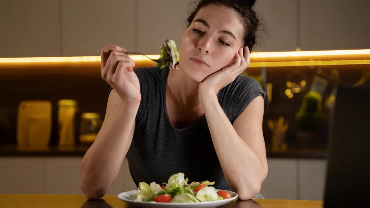 The "Healthy" Lunch Problem (+220 Calories)