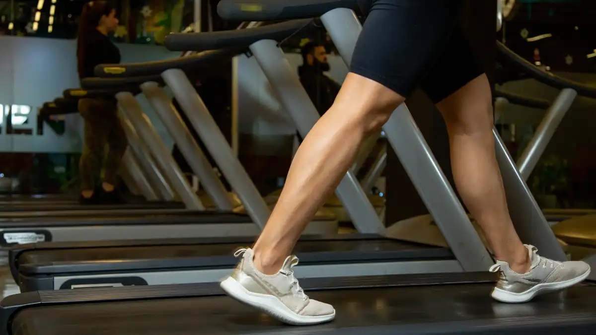 Treadmill Use: Holding Handrails & Heel Striking