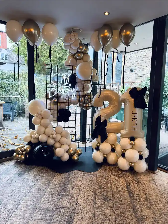 Elegant Black and Gold Balloon Backdrop