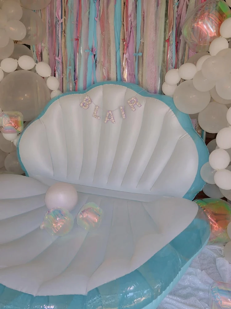 Giant Pearl Throne & Pastel Ribbon Streamers