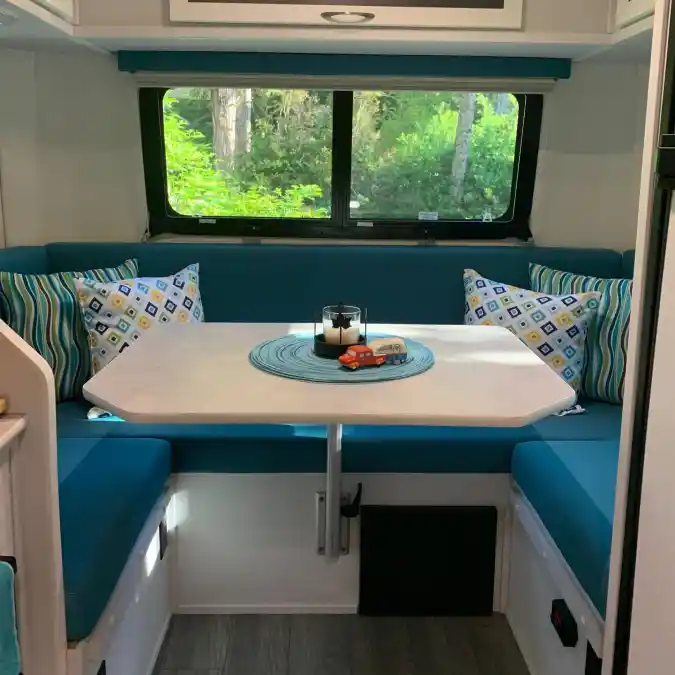 Refresh Your Dinette with Vibrant Colors and Textiles
