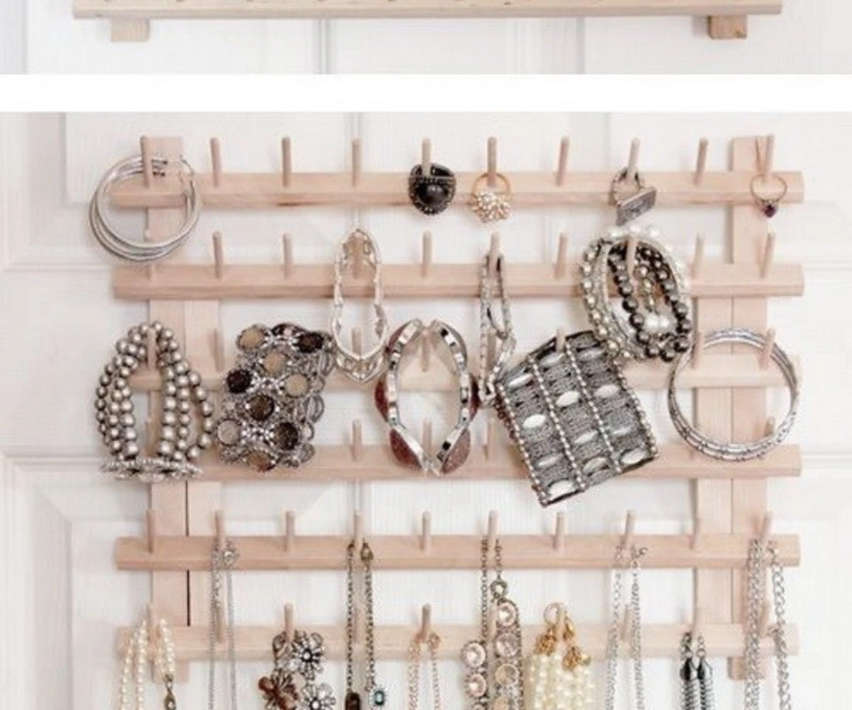 Wooden Peg Wall Rack