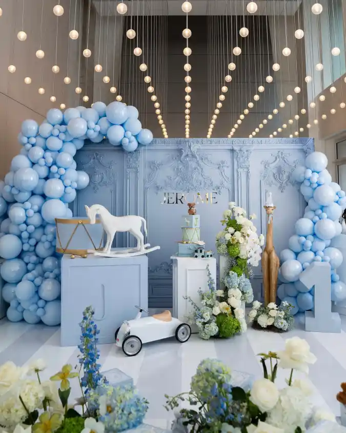 Elegant Blue Vintage Toyland