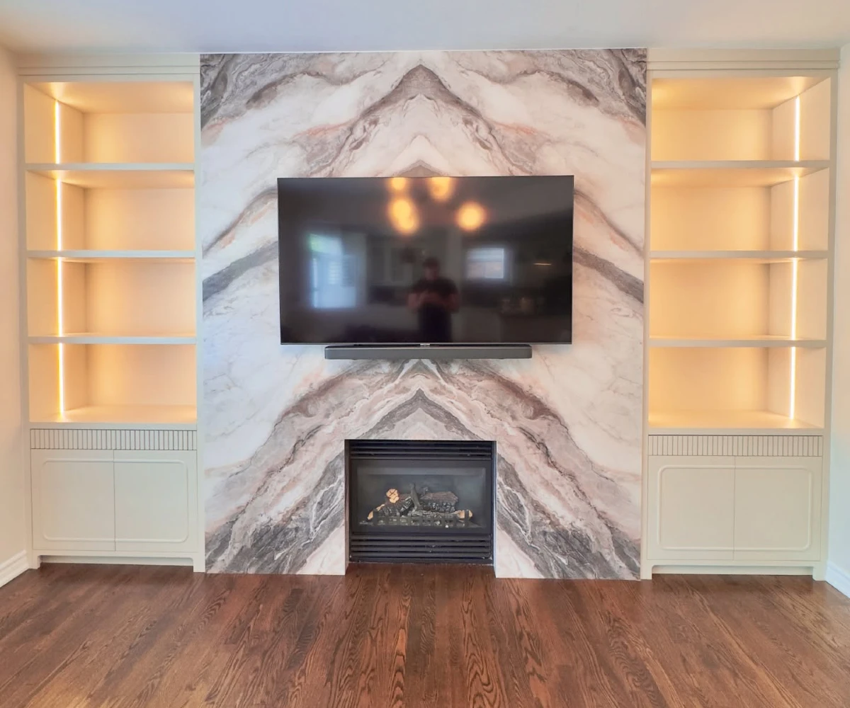 Book Matched Stone With Vertical Lighting