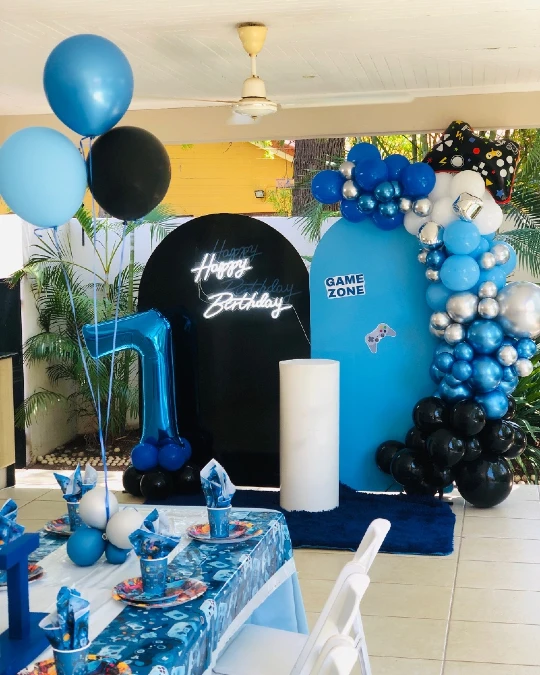 Blue Arched Photo Zone