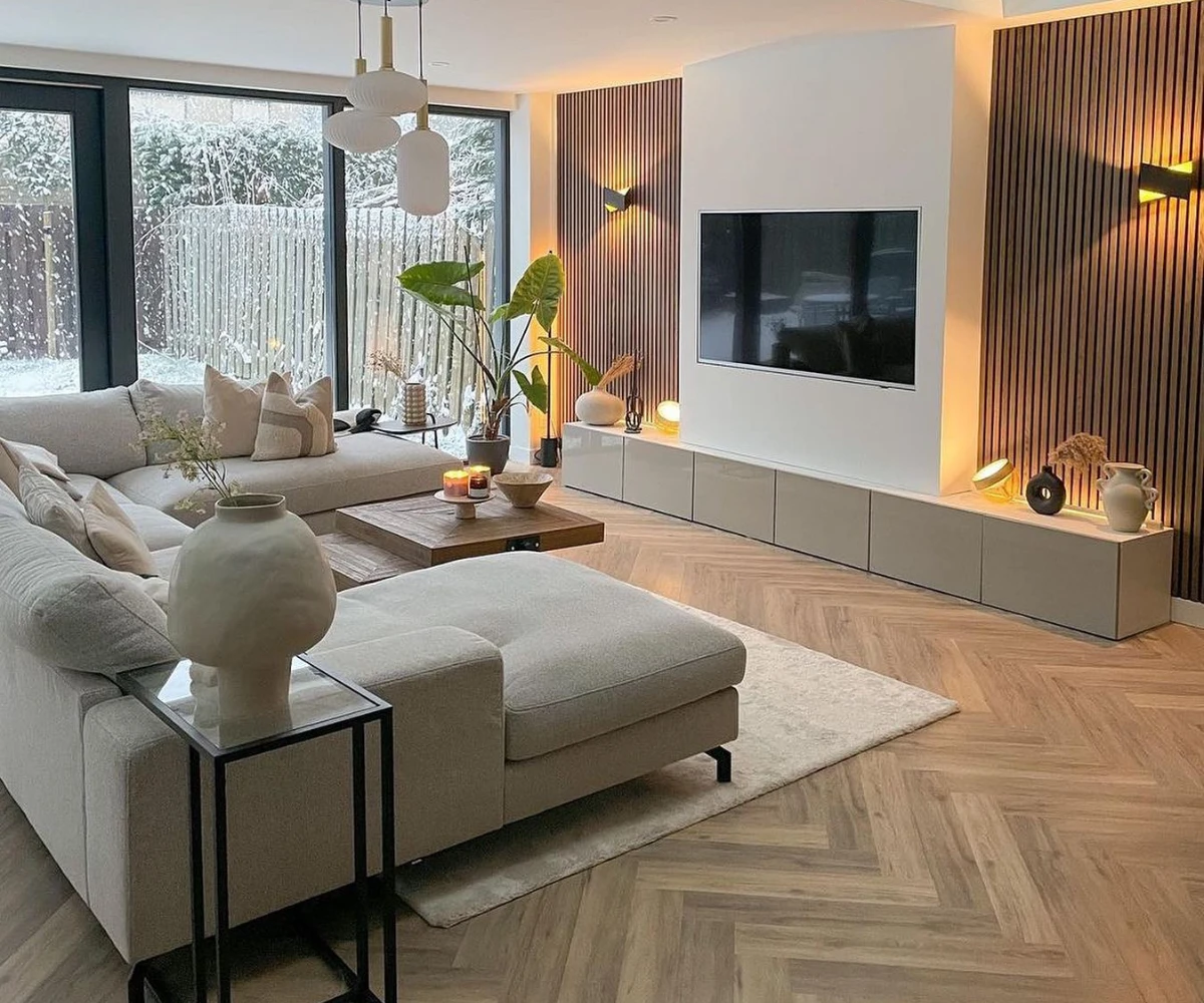 White Floating Media Center