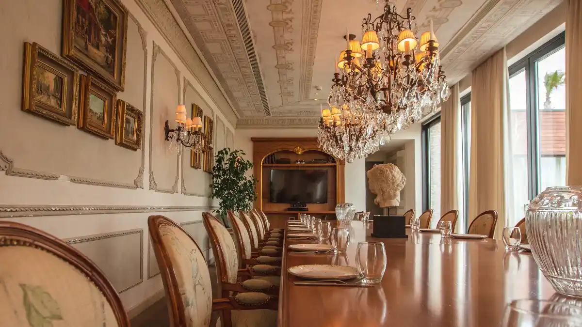 18 Rococo Revival Ideas for Unapologetically Luxurious Interiors