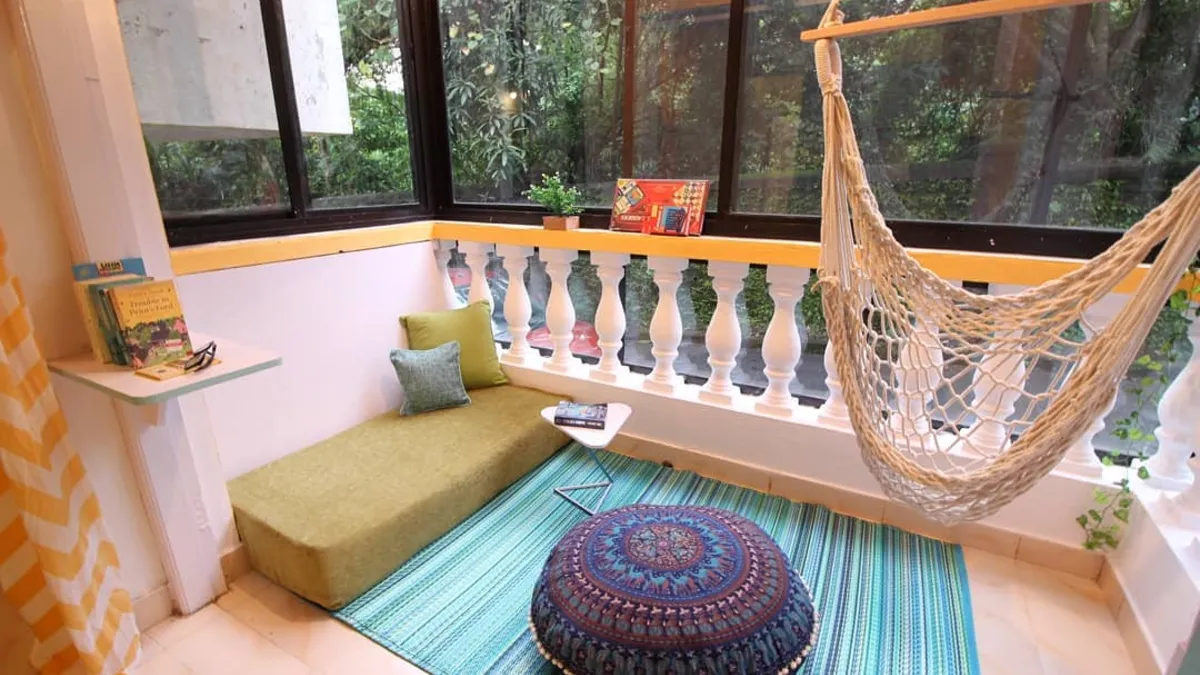 17 Balcony Reading Corner Ideas That Maximize Comfort