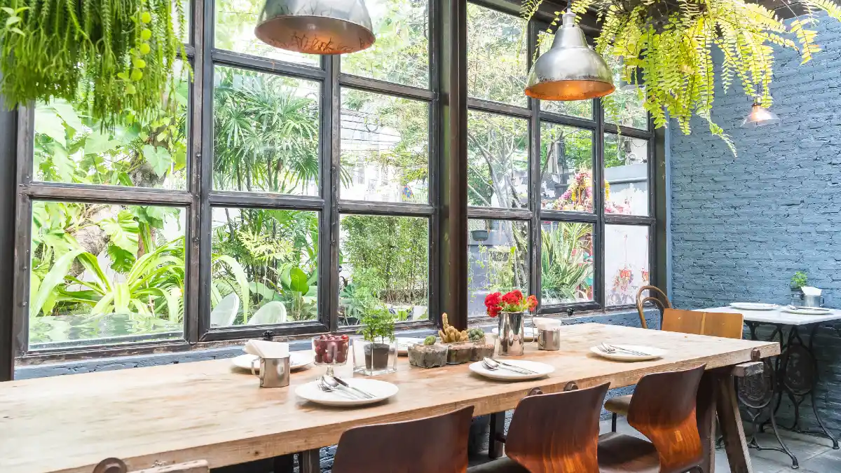 25+ Sunroom Decorating Ideas That Work Year-Round